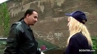 Notgeile Politesse Bekommt Einen Fick Statt Knolle Outdoor