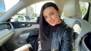 Passers-By Do Not Allow A Normal Blowjob In The Car