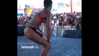 Public Booty Show