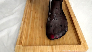 I Pee on My Beautiful Feet in Stockings