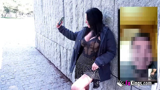 MILF of BIG TITS Aura Rodriguez is looking for a suitor on TikTok