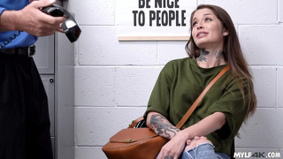 Shoplifter Vanessa Vega fucks her way out of trouble
